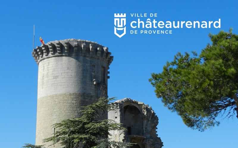 Les deux tours de Châteaurenard, le fief d'où naquit notre spiruline