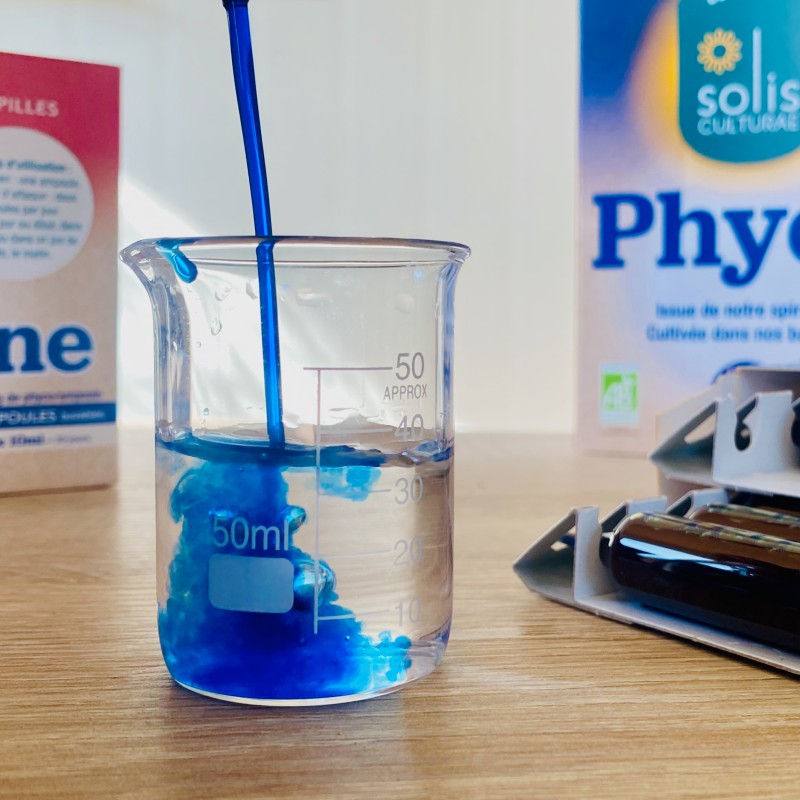 La belle couleur bleue, très intense de notre phycocyanine 5g/l